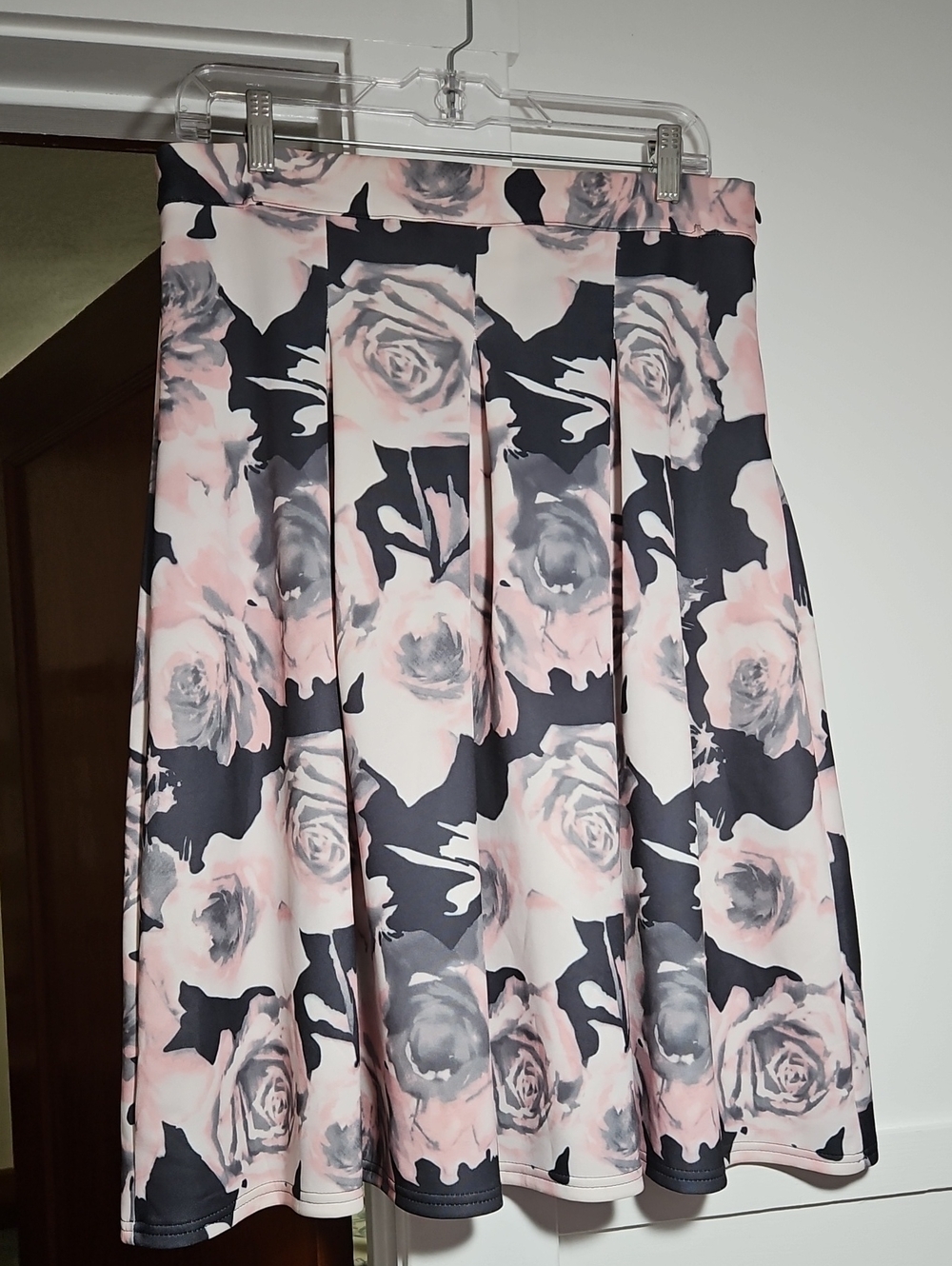 Innocence Black Gray Pink White Flowers Floral Midi Skirt Size 14 EUC